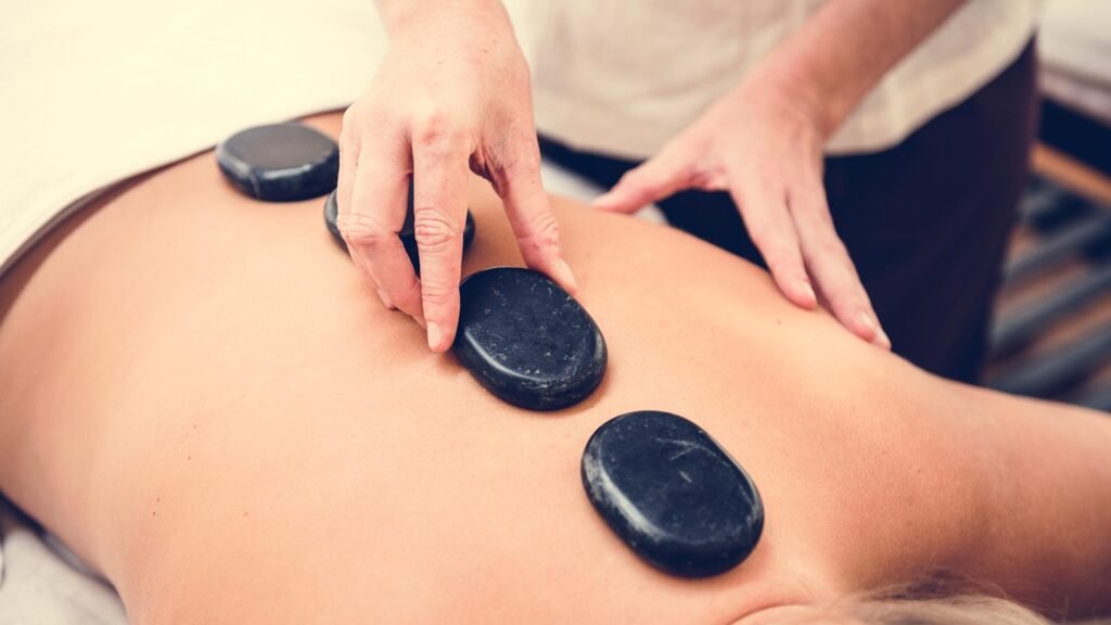 Masajes terapéuticos con piedras